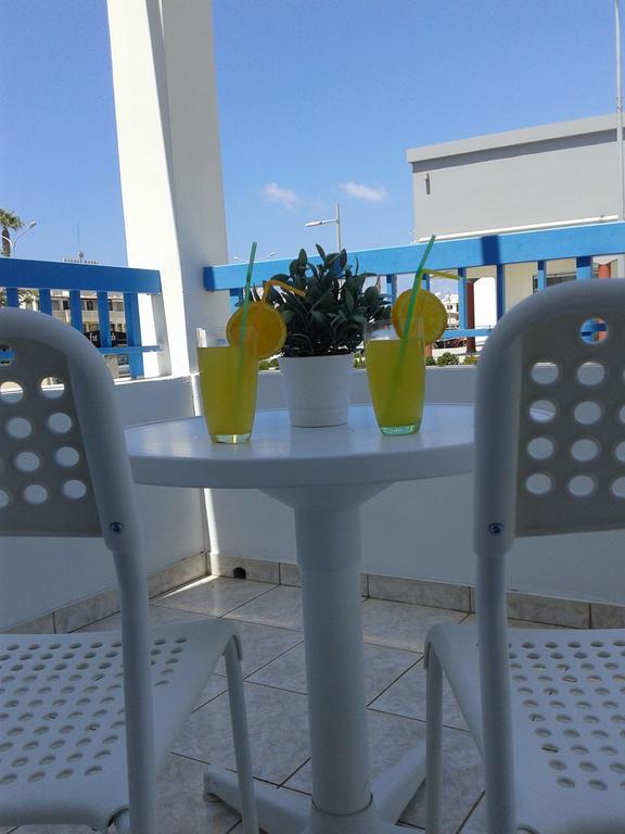 Ocean Blue Apartments Paphos Exterior photo