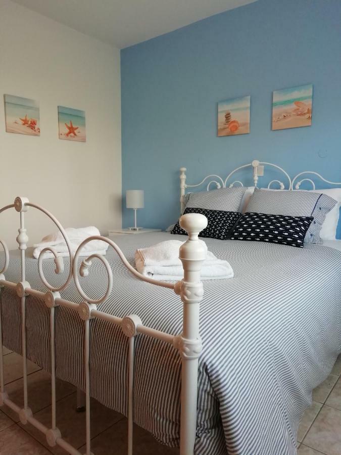 Ocean Blue Apartments Paphos Exterior photo